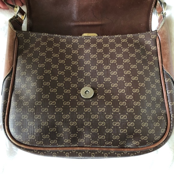 Gucci Vintage Micro GG Monogram Crossbody Bag - Picture 9 of 16